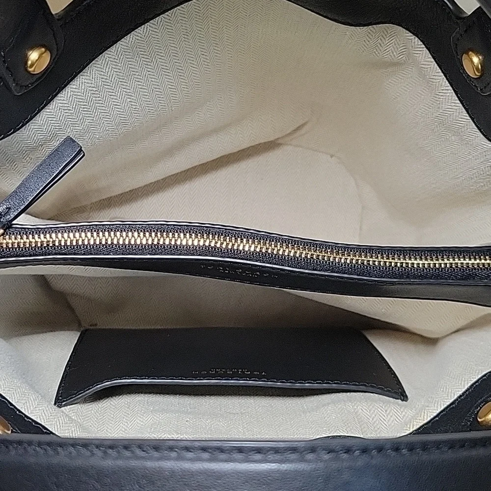 Tory Burch Black Bucket Bag. NWOT‎